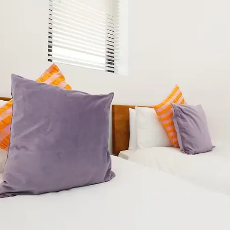 Bright And Modern 3br Flat For 8 Guests * بريستول