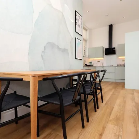 Bright And Modern 3br Flat For 8 Guests شقة