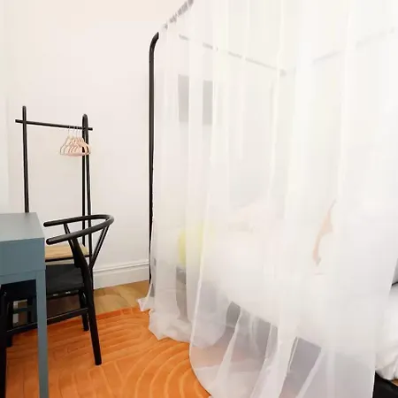 Bright And Modern 3br Flat For 8 Guests *
