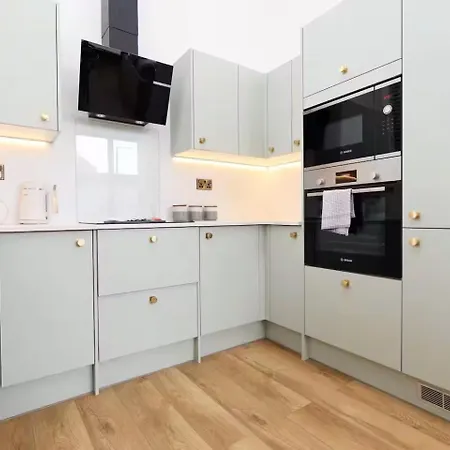 Bright And Modern 3br Flat For 8 Guests דירה *