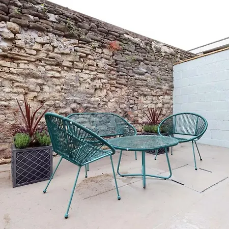 Bright And Modern 3br Flat For 8 Guests *
