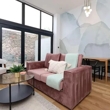 Bright And Modern 3br Flat For 8 Guests