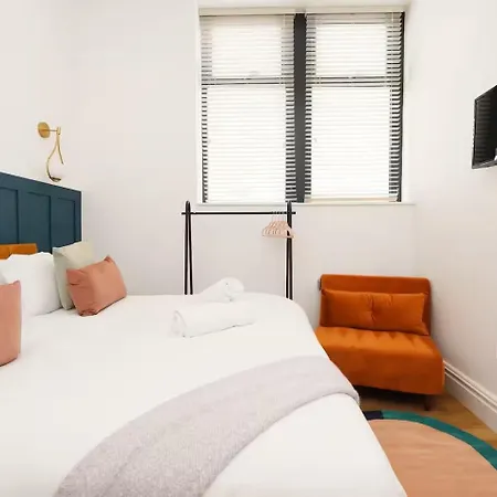 Bright And Modern 3br Flat For 8 Guests