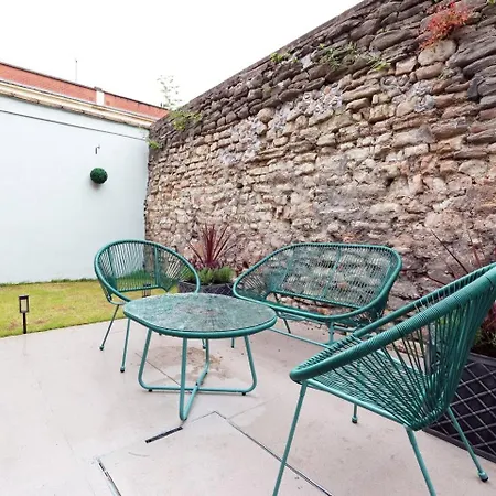 Bright And Modern 3br Flat For 8 Guests *